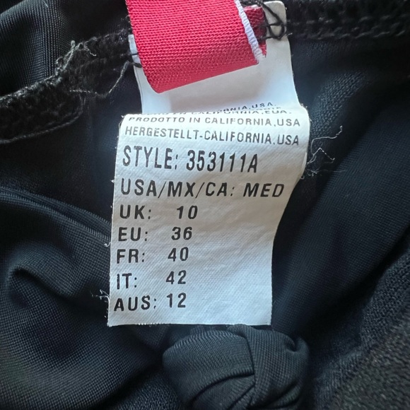 Vintage Guess ruffled bust halter swim dress in black. Size M - Picture 10 of 12